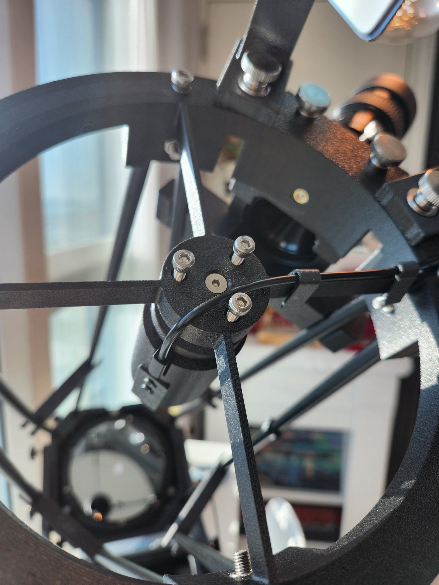 HandyDob6 – 6-Inch Ultra Light Travel Dobsonian Telescope