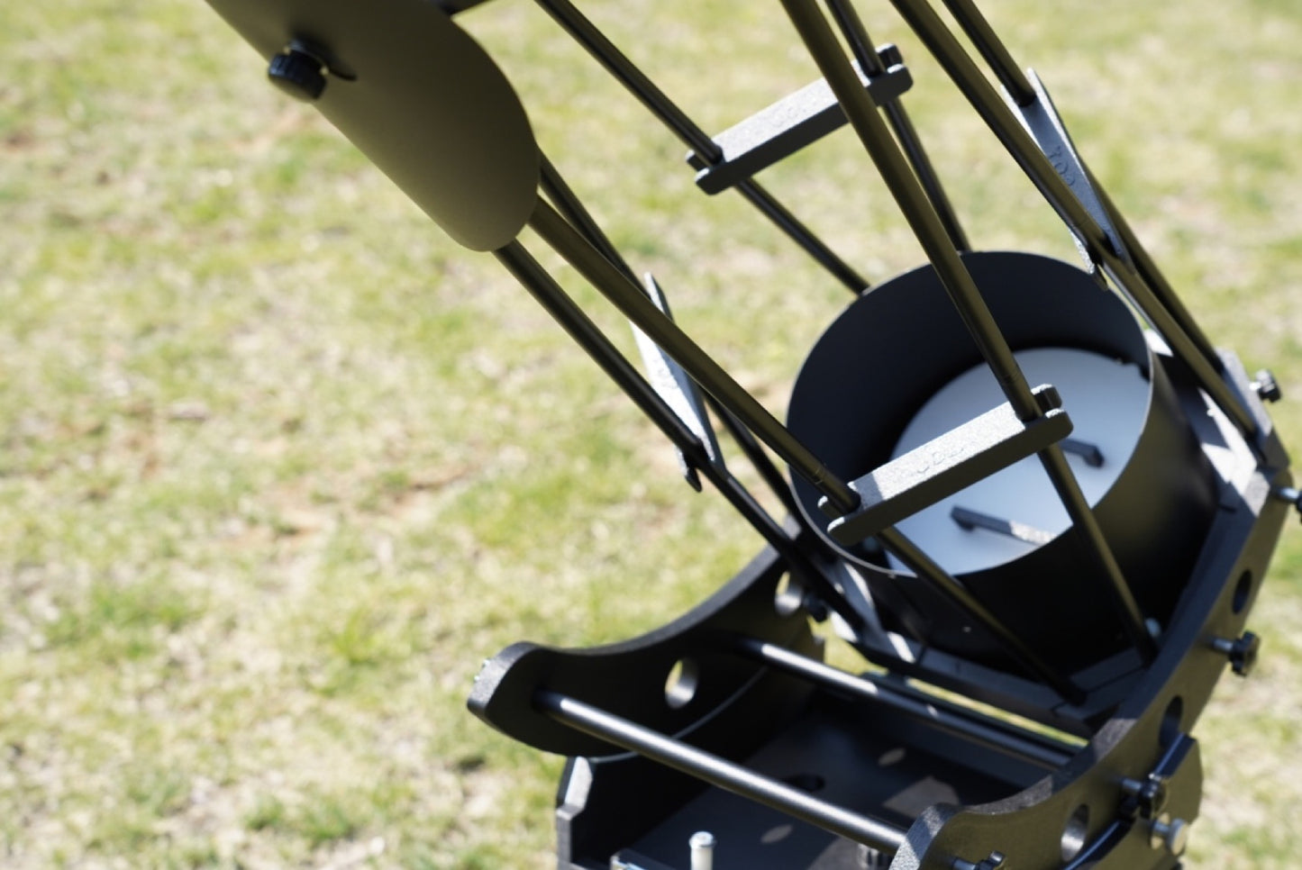 HandyDob6 – 6-Inch Ultra Light Travel Dobsonian Telescope